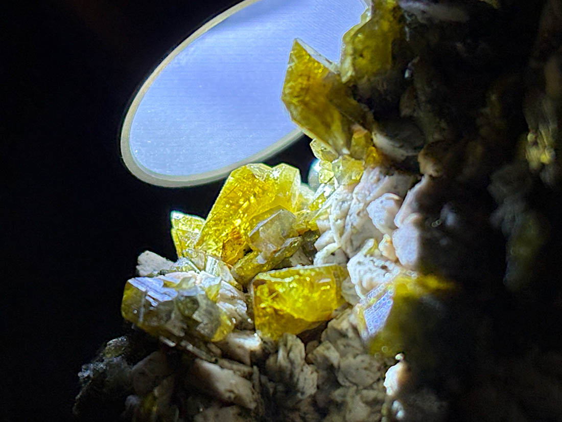 モロッコ産スフェーン(くさび石)/Sphene(チタナイト)