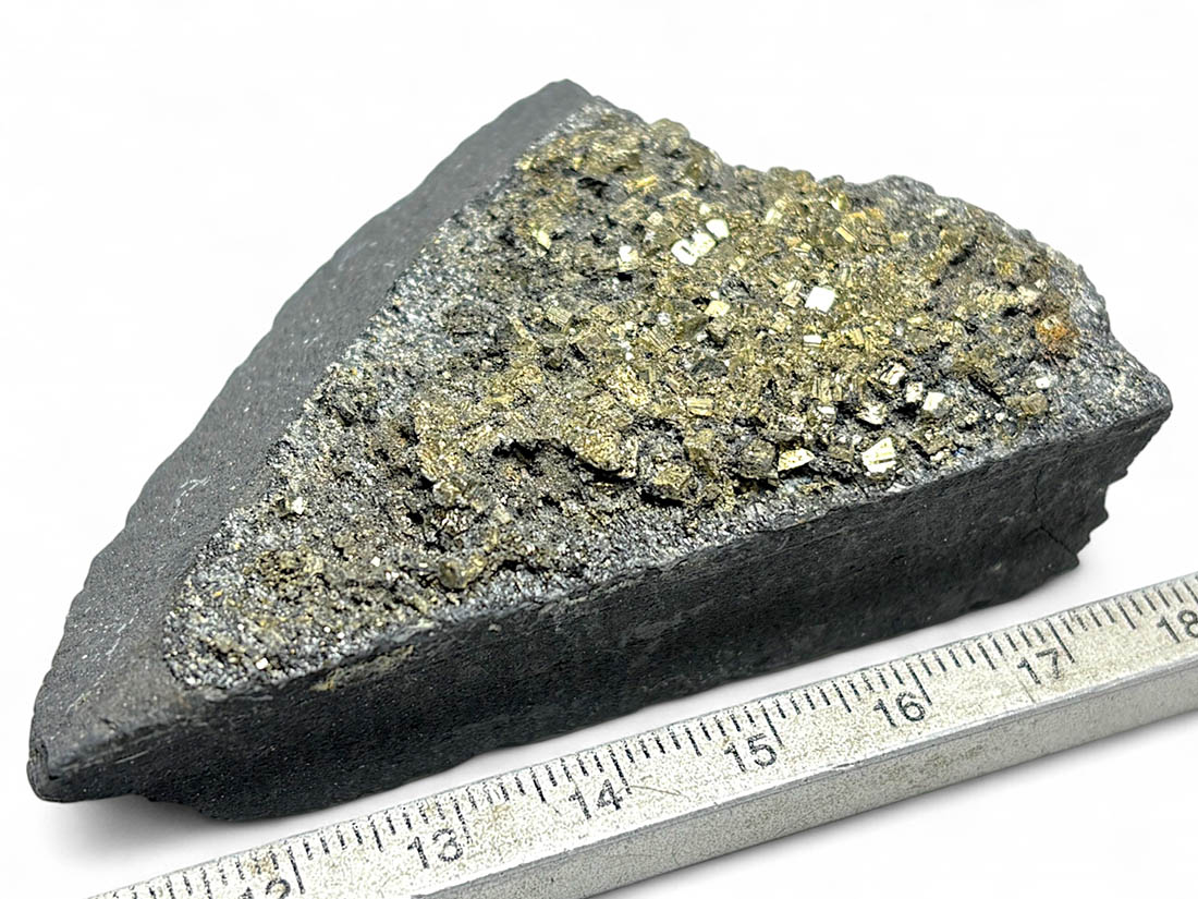 ブラジル産 パイライト on シュンガイト / Pyrite on Shungite