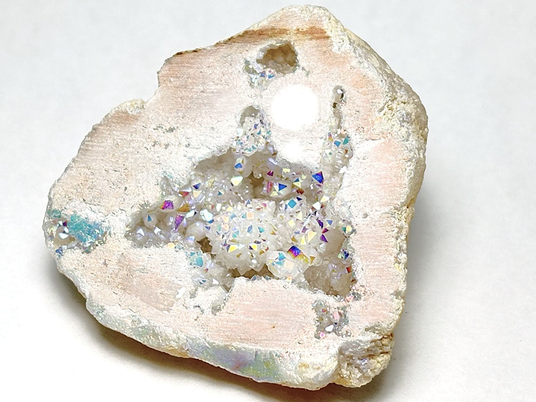 モロッコ産 オーラクォーツ ジオード/ Aura Quartz Geode