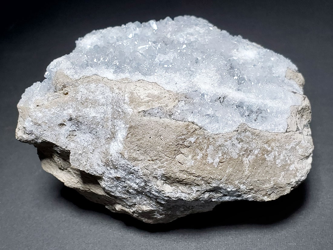 ミシガン州産 セレスタイトwithカルサイト(蛍光)