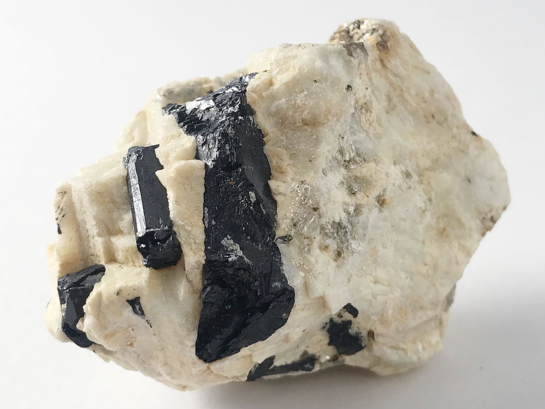 福島県石川町産 鉄電気石