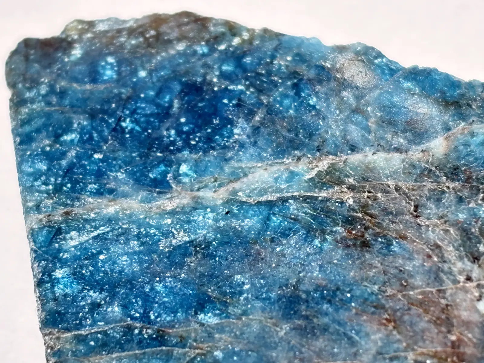 マダガスカル産 ブルーアパタイト (燐灰石) / Blue Apatite