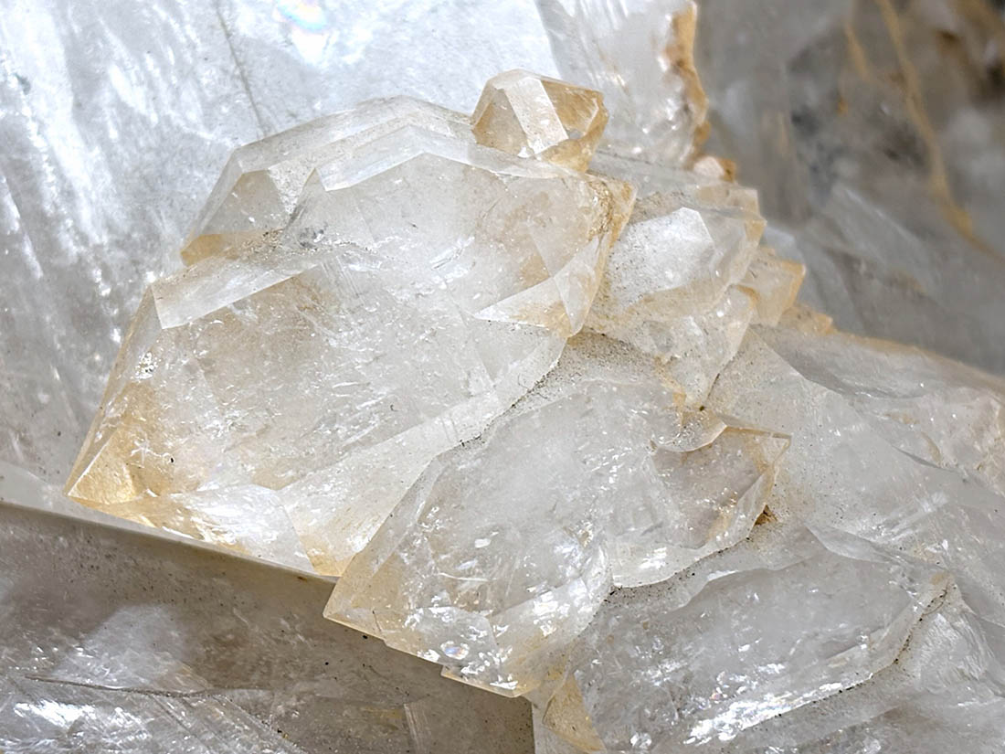 水入り) モロッコ産 大型 エレスチャルクォーツ / Elestial Quartz