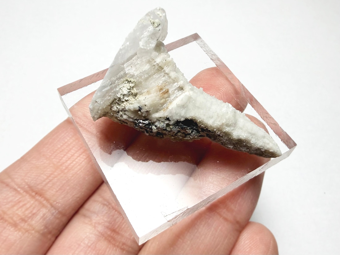 岐阜県吉城郡神岡鉱山産 カルサイト ( 方解石 )/ Calcite
