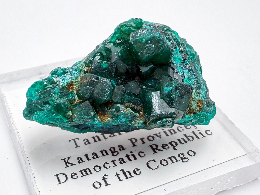 コンゴ民主共和国産 ダイオプテーズ (翠銅鉱) / Dioptase