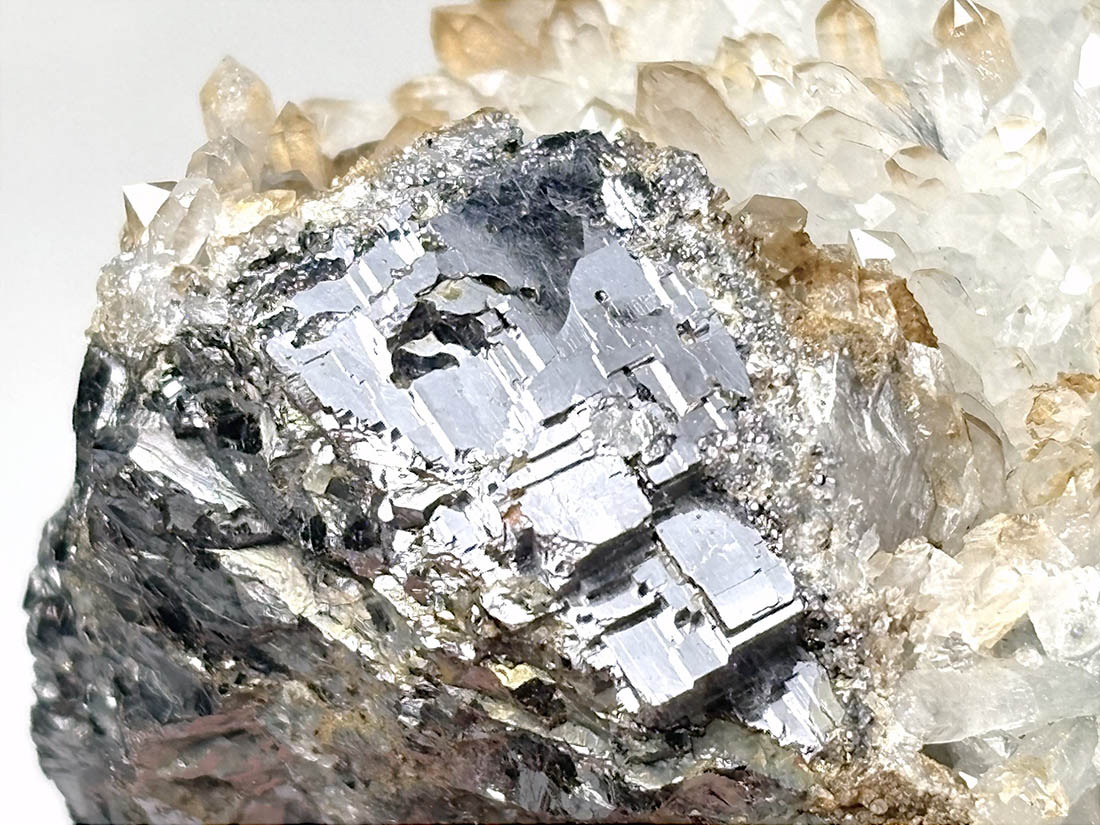 岐阜県吉城郡神岡鉱山産 クォーツ ＆ ガレナ ＆ スファレライト