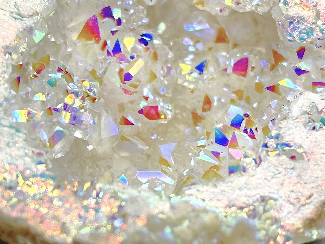 モロッコ産 オーラクォーツ ジオード/ Aura Quartz Geode