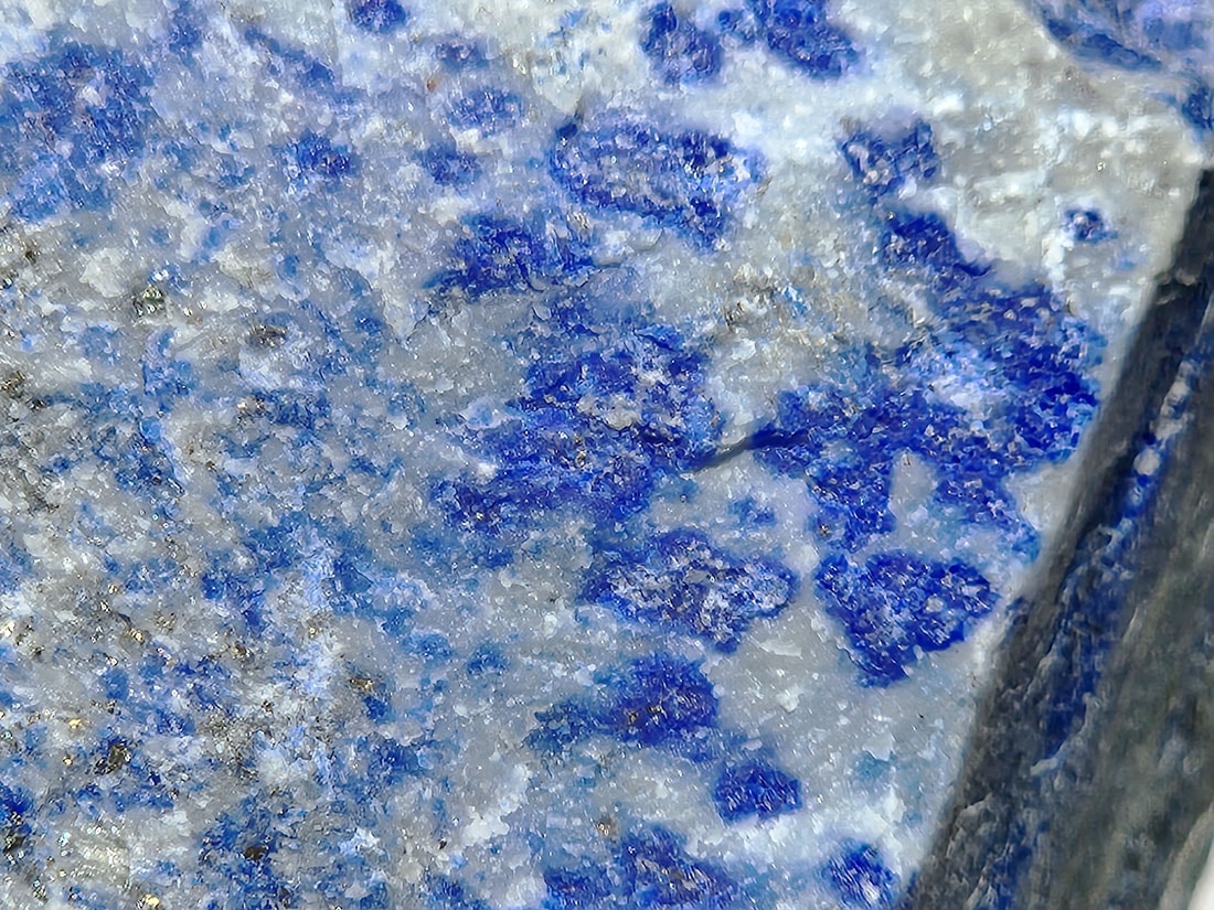 大型 ラピスラズリ 高品質 アフガニスタン産 鑑賞石 天然石 原石 鉱物 青石 特大】アフガニスタン産ラピスラズリ ブロックポリッシュ原石｜アップ