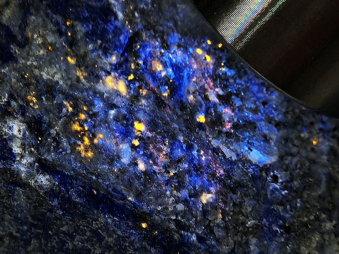 アフガニスタン産ラピスラズリ大型ラフ / Lapis Lazuli