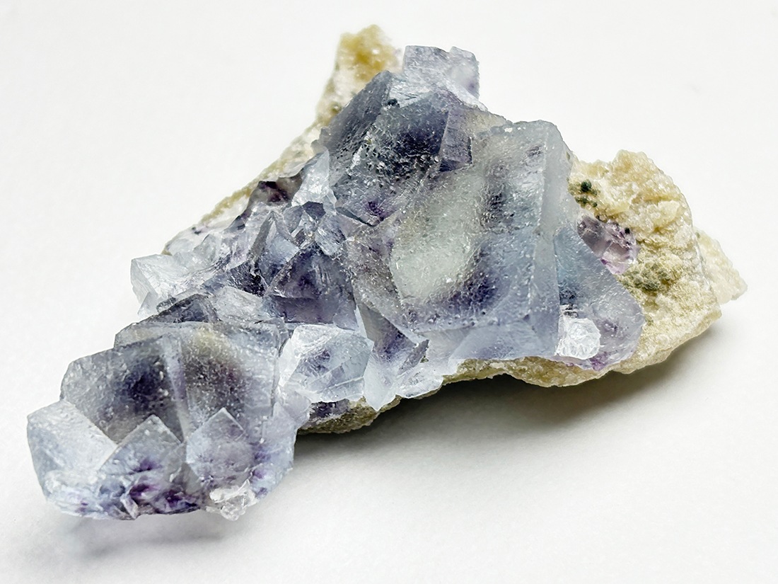 内モンゴル産 硫砒鉄鉱とカラーレスフローライト 内モンゴル産 バイカラーフローライト/Bi-Color Fluorite (蛍石)