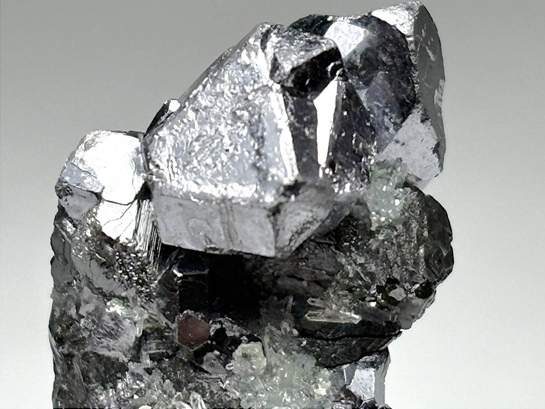 岐阜県吉城郡神岡鉱山産 閃亜鉛鉱(スファレライト)