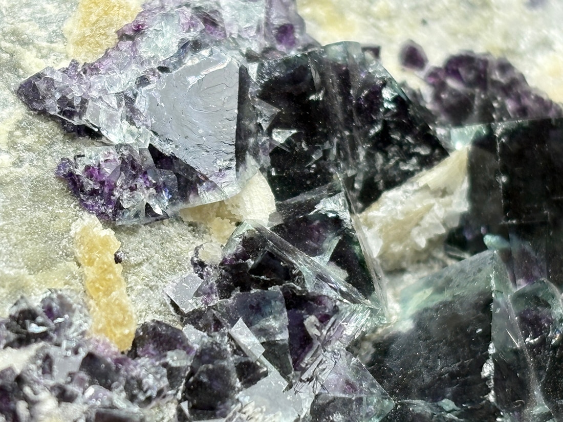 内モンゴル産 フローライト ( 蛍石 )/ Fluorite