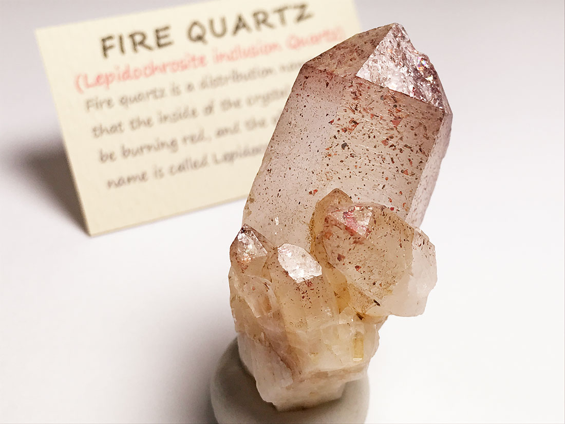 希少ファイヤークォーツ   原石　台座付き 希少ファイヤークォーツ 原石 台座付き 【公式通販】
