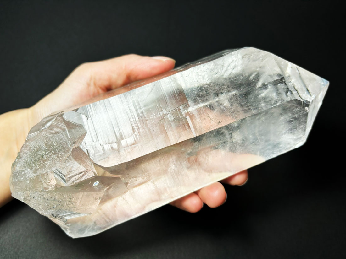 インドマニハール水晶ポイント1492g ヒマラヤ水晶美しい天然石