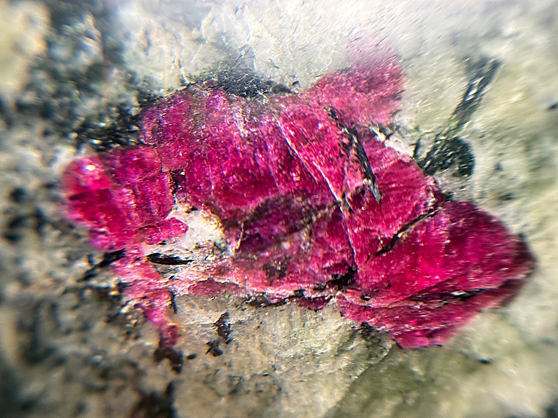 ロシア産 ユーディアライト 68mm丸玉 / Eudialyte Sphere
