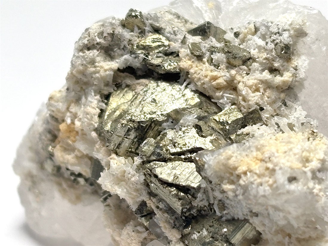 【 ペルー産 ロードナイト パイライト シリカ 共生 スフィア 約55ミリ 蛍光 ) ペルー産 パイライト＆カルサイト /Pyrite &Calcite
