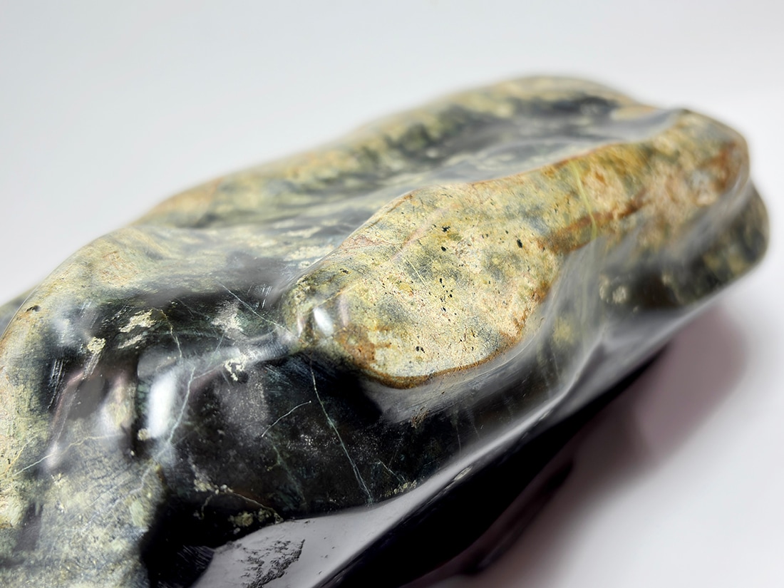 木製台座付き】蛇石(蛇紋石)/serpentine