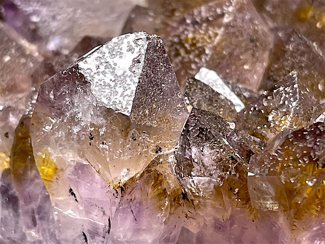 ブラジル産 カコクセナイトinアメジスト / Cacoxenite in Amethyst