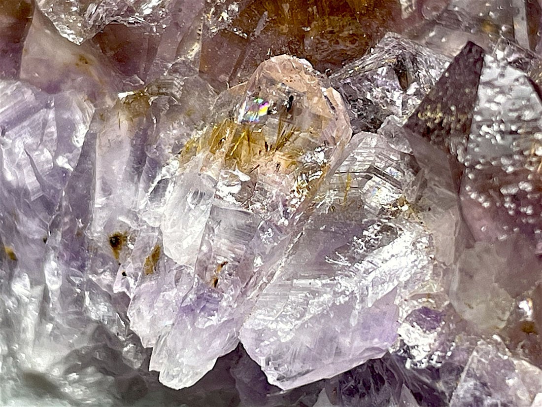 ブラジル産 カコクセナイトinアメジスト / Cacoxenite in Amethyst