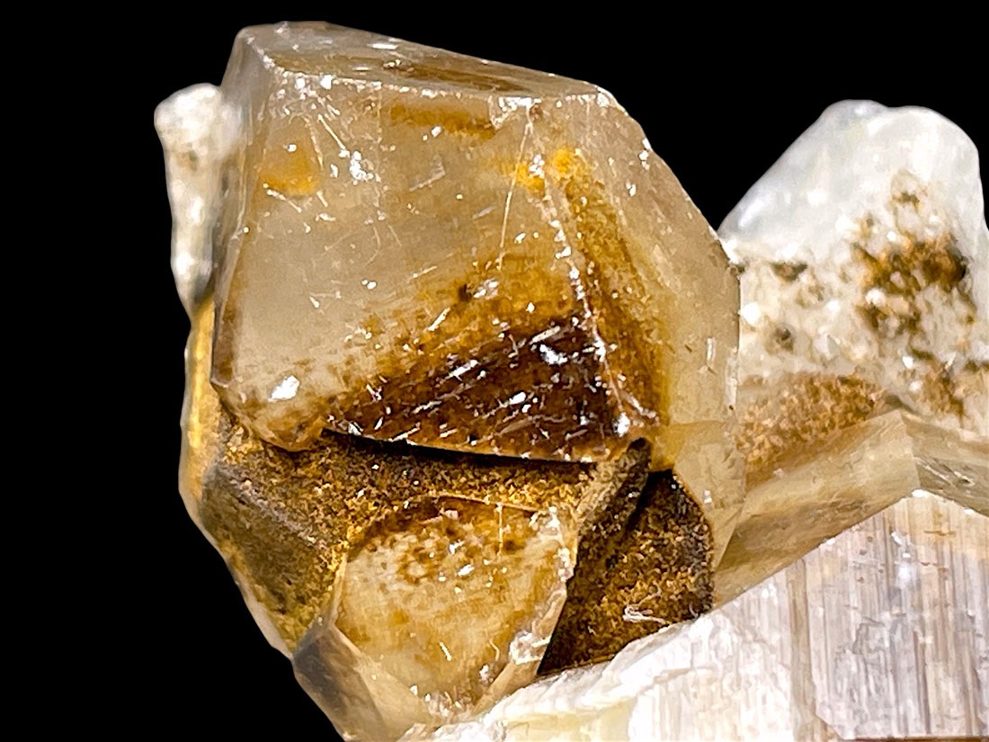 岐阜県吉城郡神岡鉱山産 方解石＆針鉄鉱 / Calcite＆Goethite