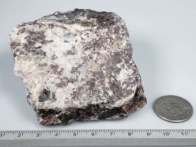 (蛍光) ニュージャージー州産 ウィレマイト with ジンカイト ・ カルサイト / Willemite with Zincite Calcite