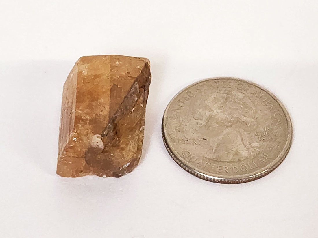 ブラジル産 インペリアルトパーズ(蛍光)/Imperial Topaz (黄玉