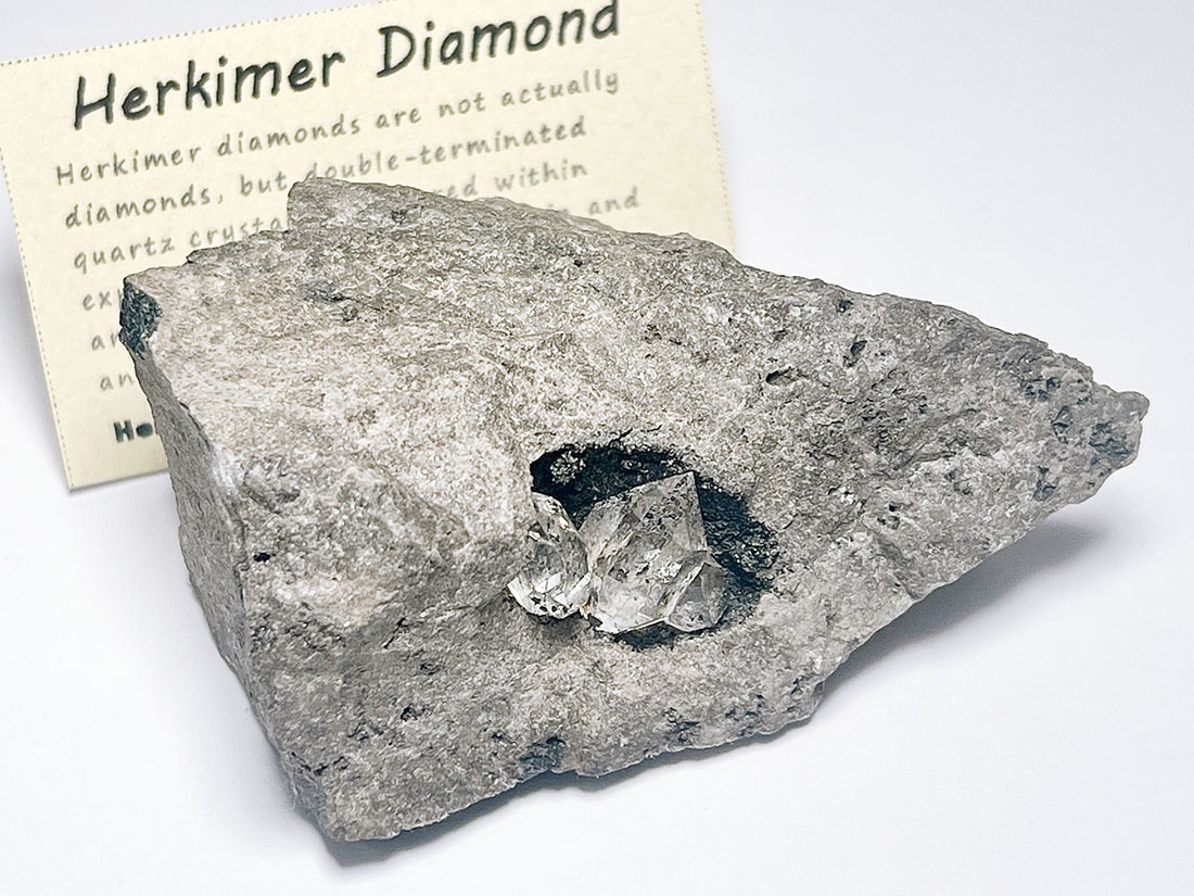 ハーキマーダイヤモンド(母岩付き)