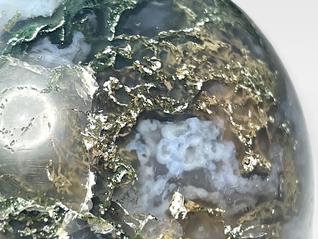 モスアゲート53mm丸玉