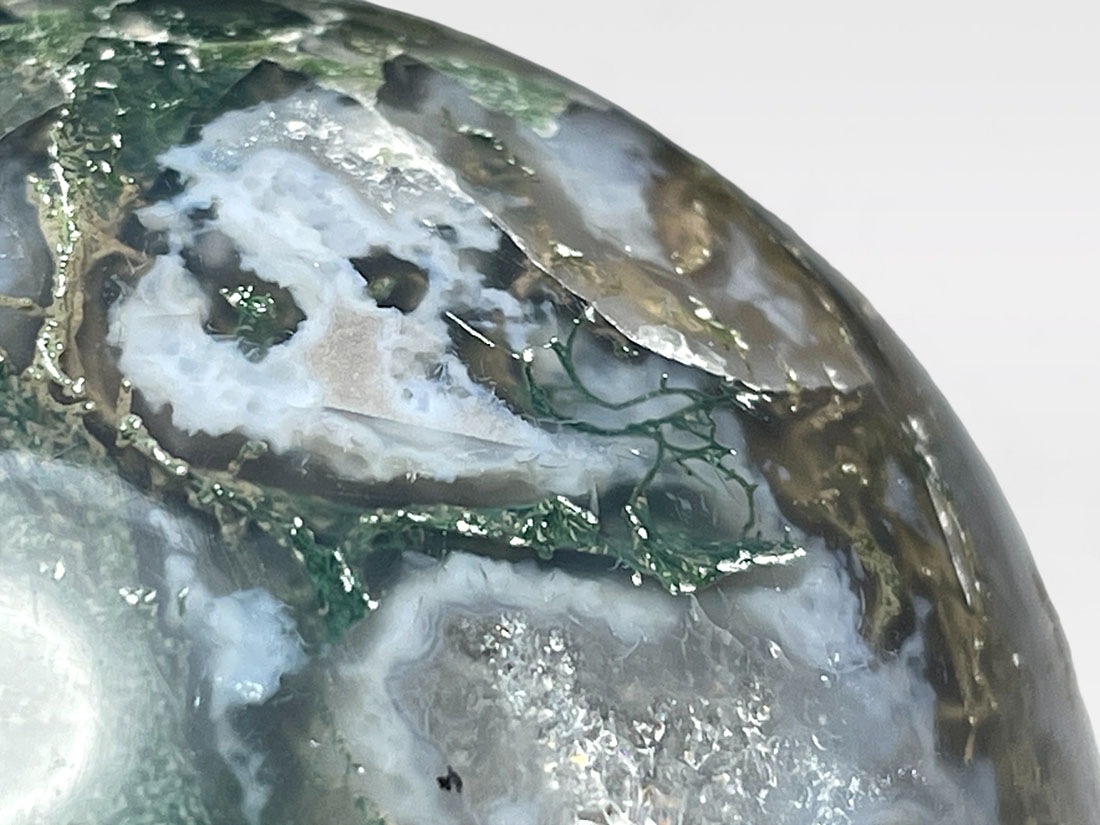 モスアゲート53mm丸玉