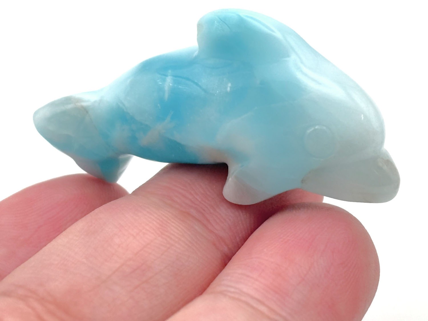 ドミニカ共和国産 ラリマー ドルフィン彫刻 (ソーダ珪灰石)/Larimar