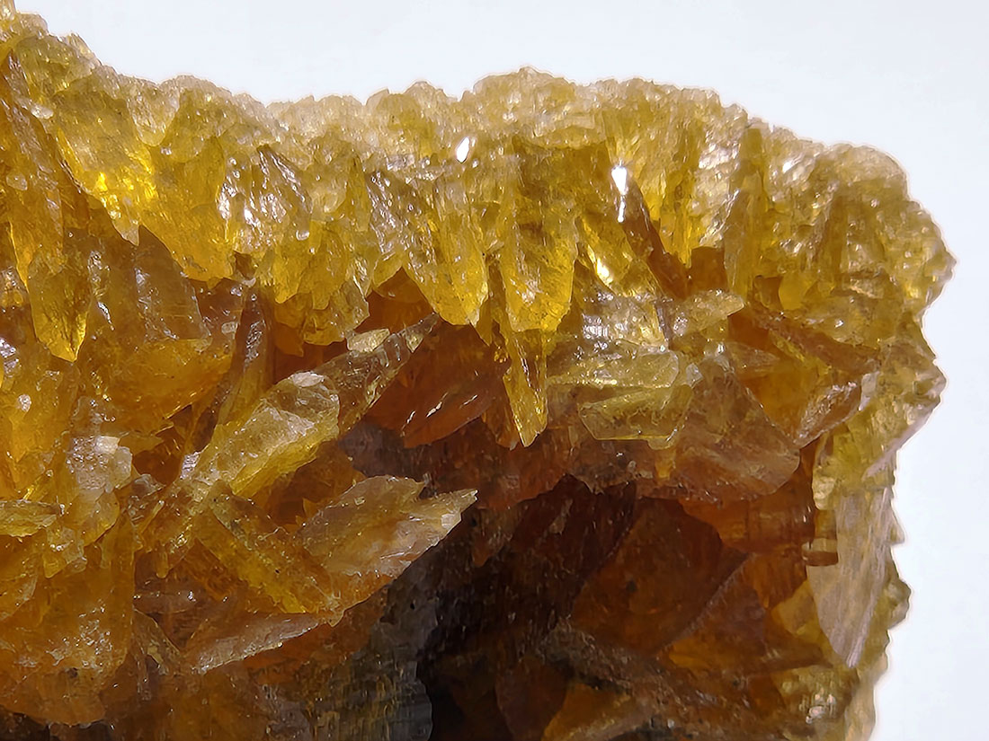 ペルー産ゴールデンセレナイト(蛍光・燐光)/Golden Selenite