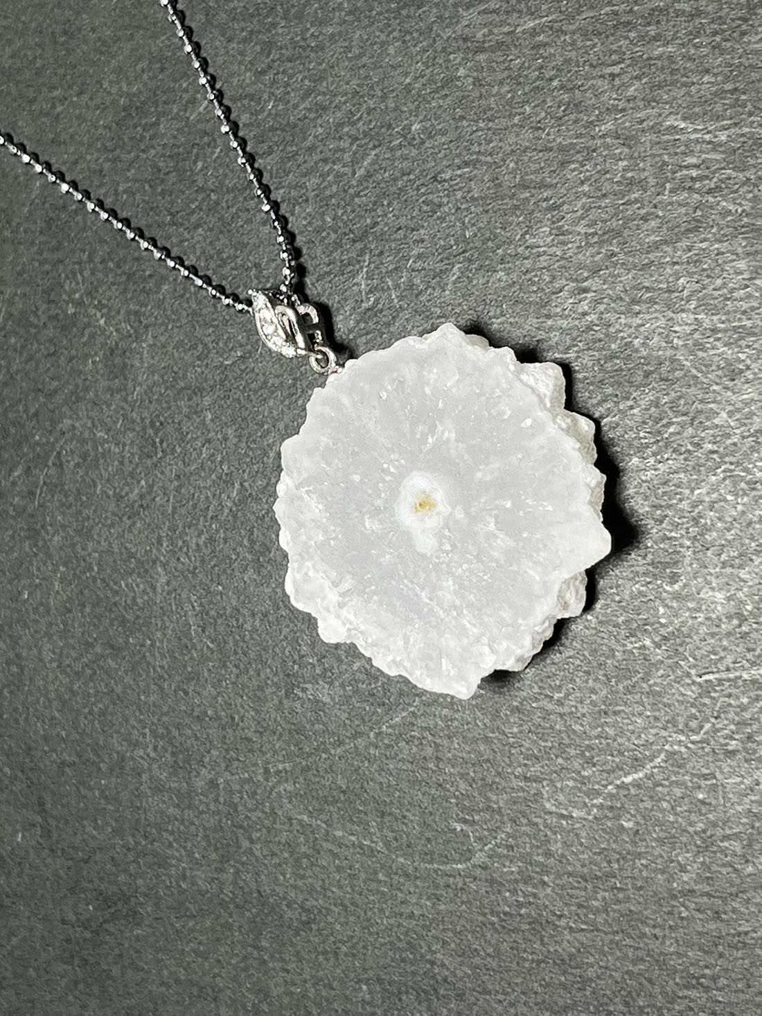 ハニークォーツカービングネックレストップ＊ Glitter necklace