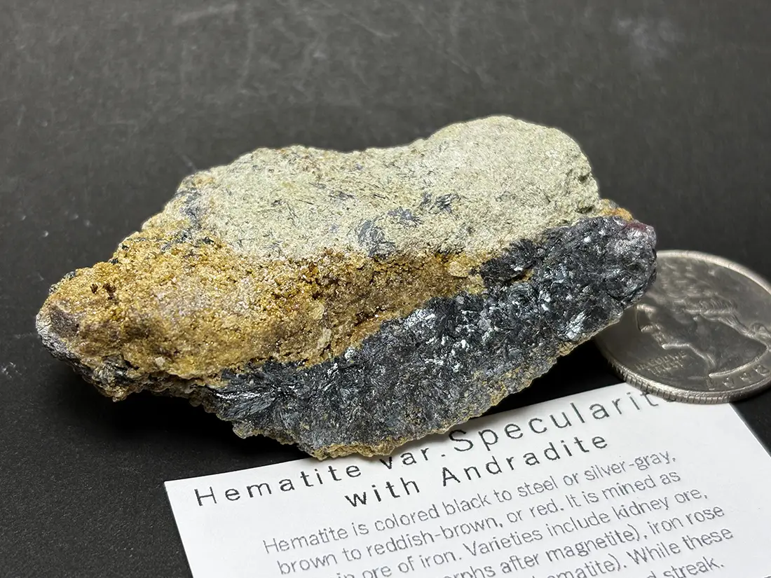 和賀仙人鉱山産 鏡鉄鉱 (赤鉄鉱)with灰鉄柘榴石 / Specularite with
