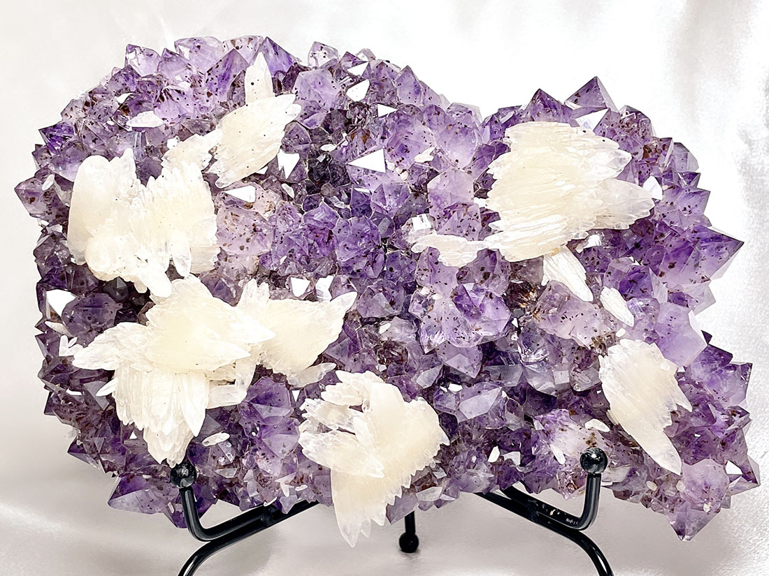 ブラジル産 ゲーサイト&カコクセナイトinアメジスト (カルサイト共生