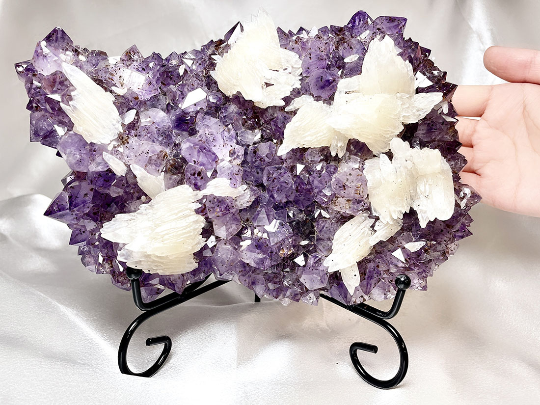 ブラジル産 ゲーサイト&カコクセナイトinアメジスト (カルサイト共生