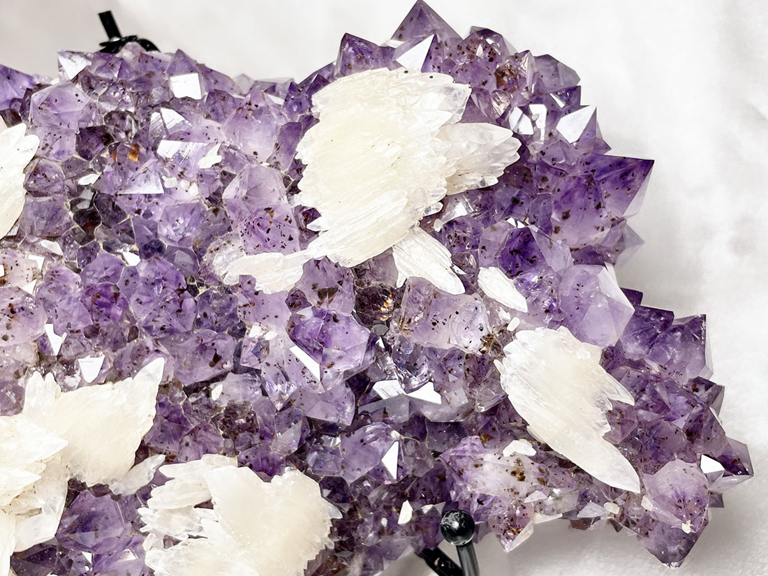 ブラジル産 ゲーサイト&カコクセナイトinアメジスト (カルサイト共生