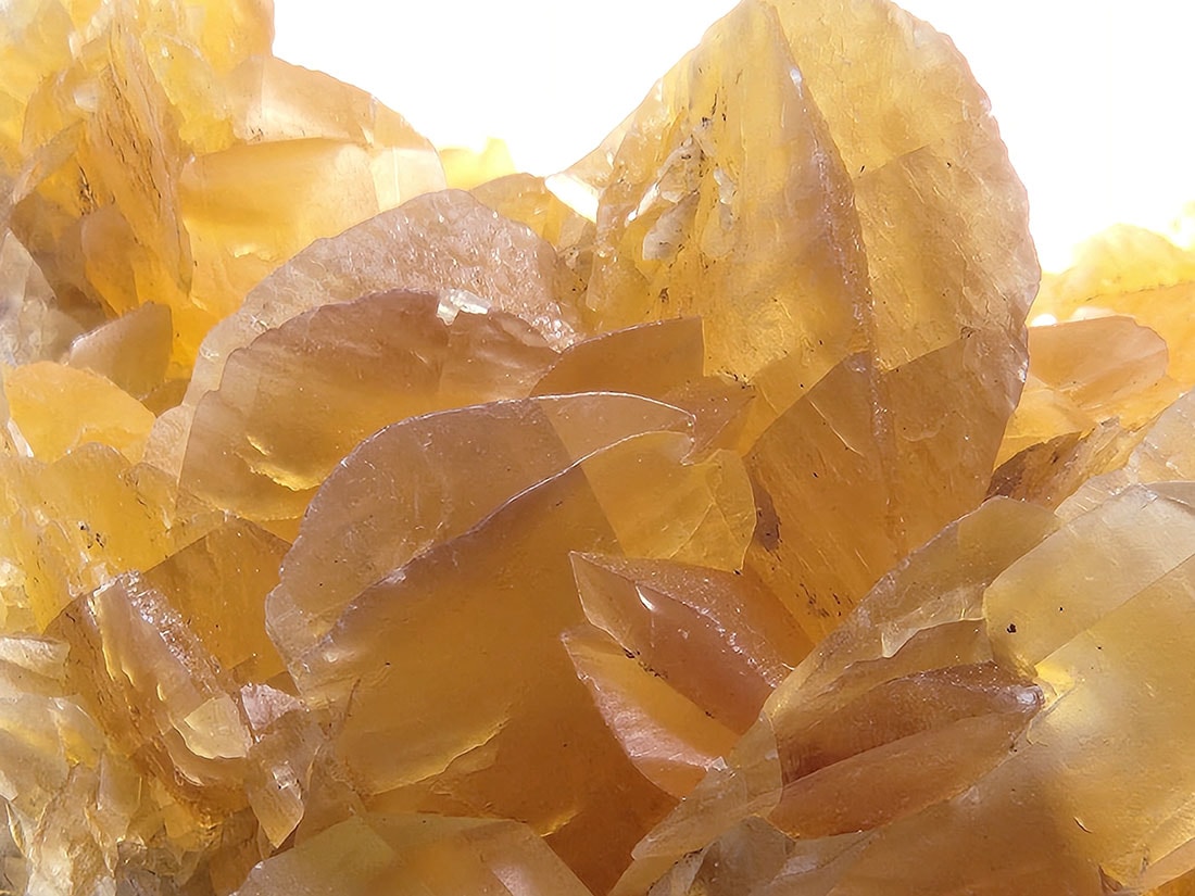 ペルー産ゴールデンセレナイト(蛍光・燐光)/Golden Selenite