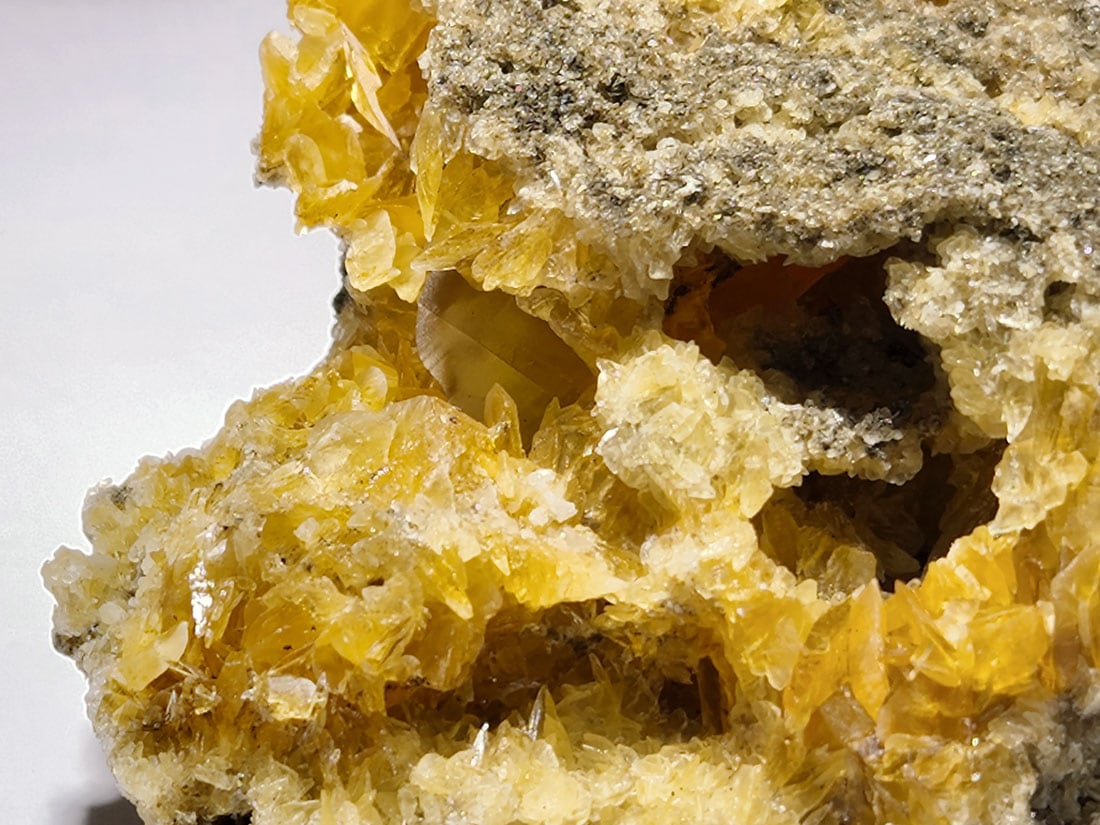 ペルー産ゴールデンセレナイト(蛍光・燐光)/Golden Selenite