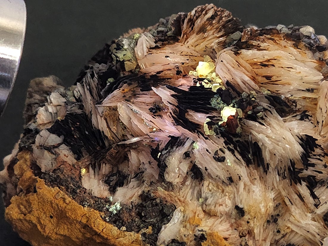 共生 784g バライト セルサイト ガレナ 鑑賞石 原石 自然石 鉱物 鉱石 モロッコ産セルサイト(バライト&ガレナ共生)