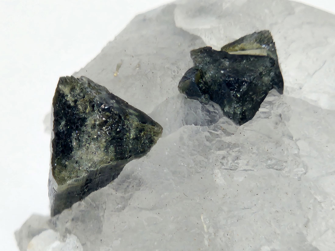 アフガニスタン産　リチア電気石　バイカラートルマリン バイカラートルマリン/Bicolor Tourmaline (リチア電気石)