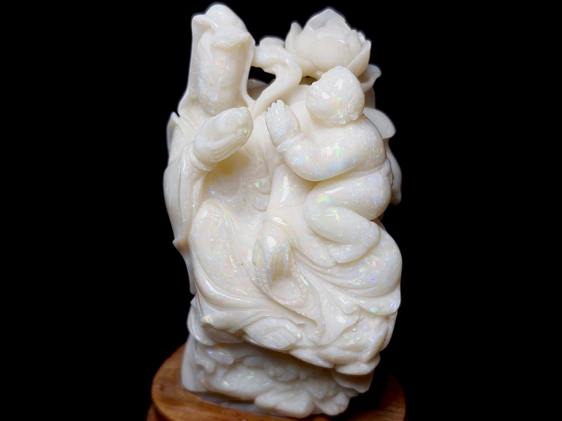 オパール 慈母観音菩薩彫刻 ( 蛋白石 )/ Opal