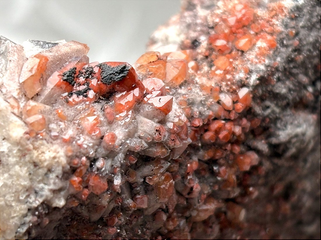 2023 New Find】ブラジル産 レッドドラゴンクォーツ / Red Dragon Quartz