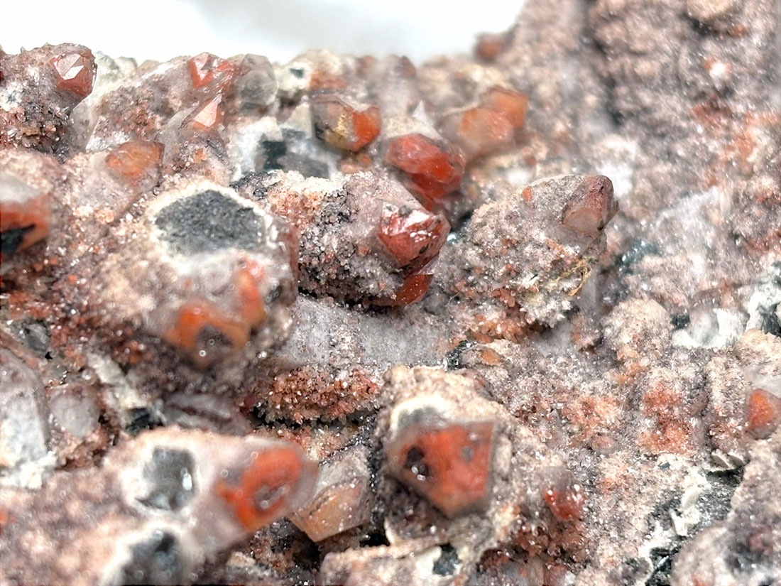 2023 New Find】ブラジル産 レッドドラゴンクォーツ / Red Dragon Quartz