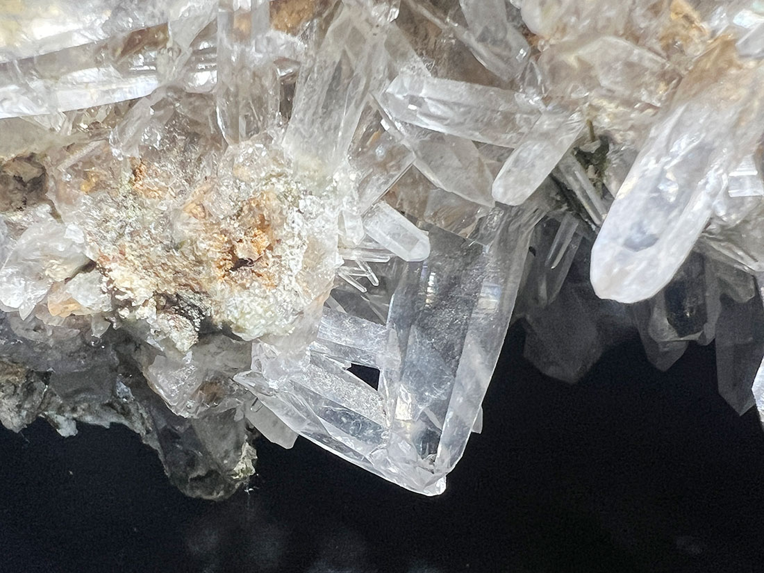 ペルー産 水晶クラスター(エピドート共生)