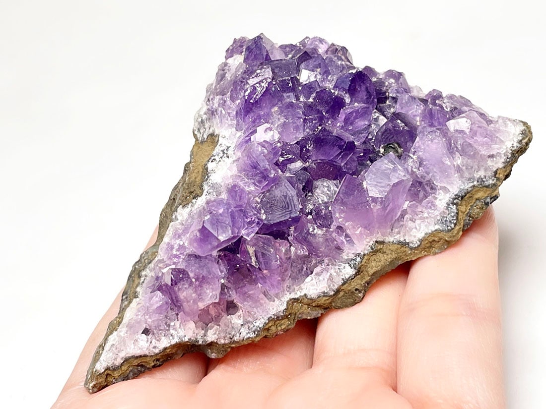 極上濃紫 ウルグアイ産 帝王アメジスト クラスター 濃紫結晶 虹入り 987 ウルグアイ産 アメジスト クラスター ( 紫水晶 )/ Amethyst
