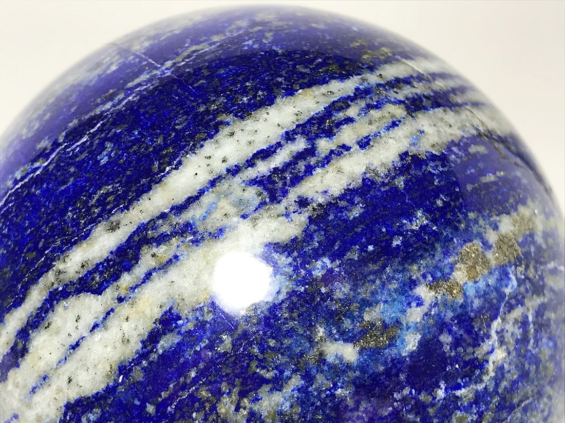 アフガニスタン産 ラピスラズリ81mm 丸玉（蛍光）/ Lapis Lazuli Sphere