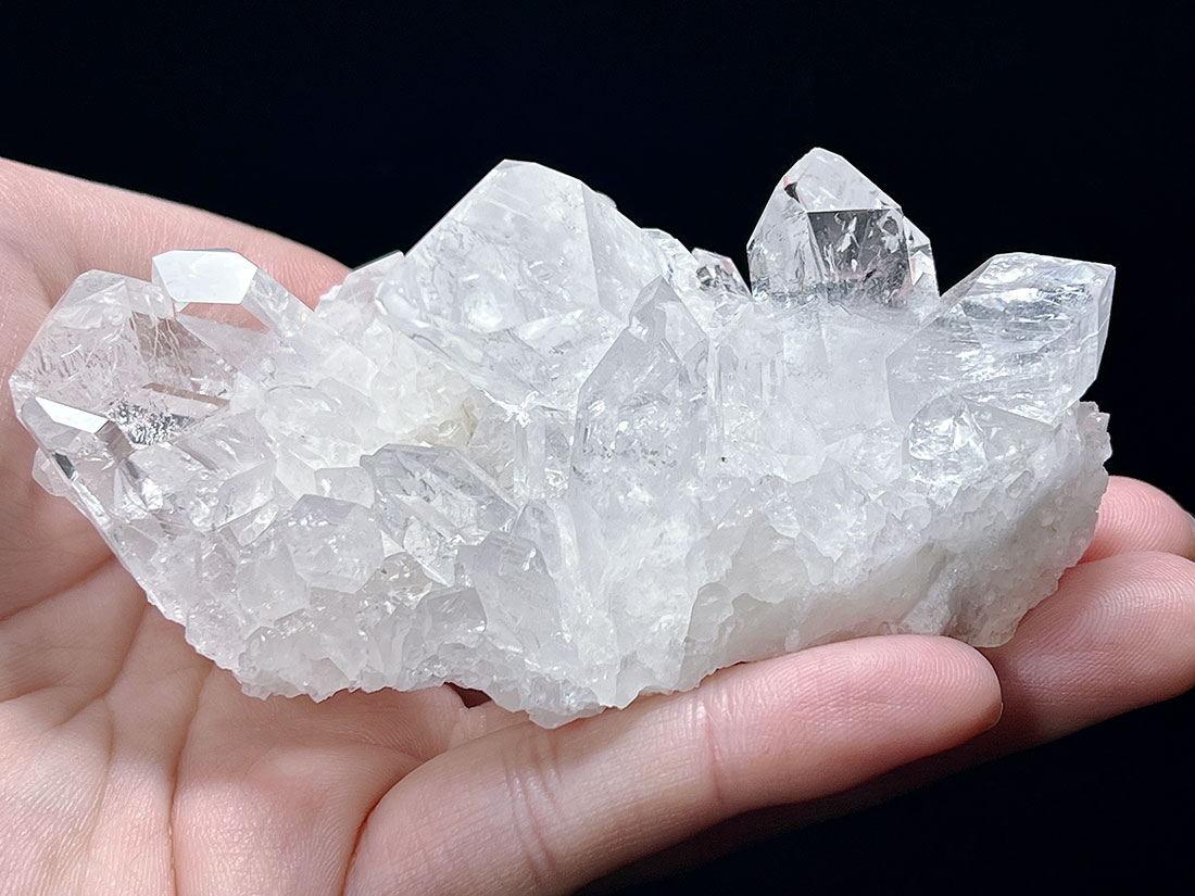 ブラジル・トマスゴンサガ鉱山産 水晶クラスター / Quartz Crystal Cluster