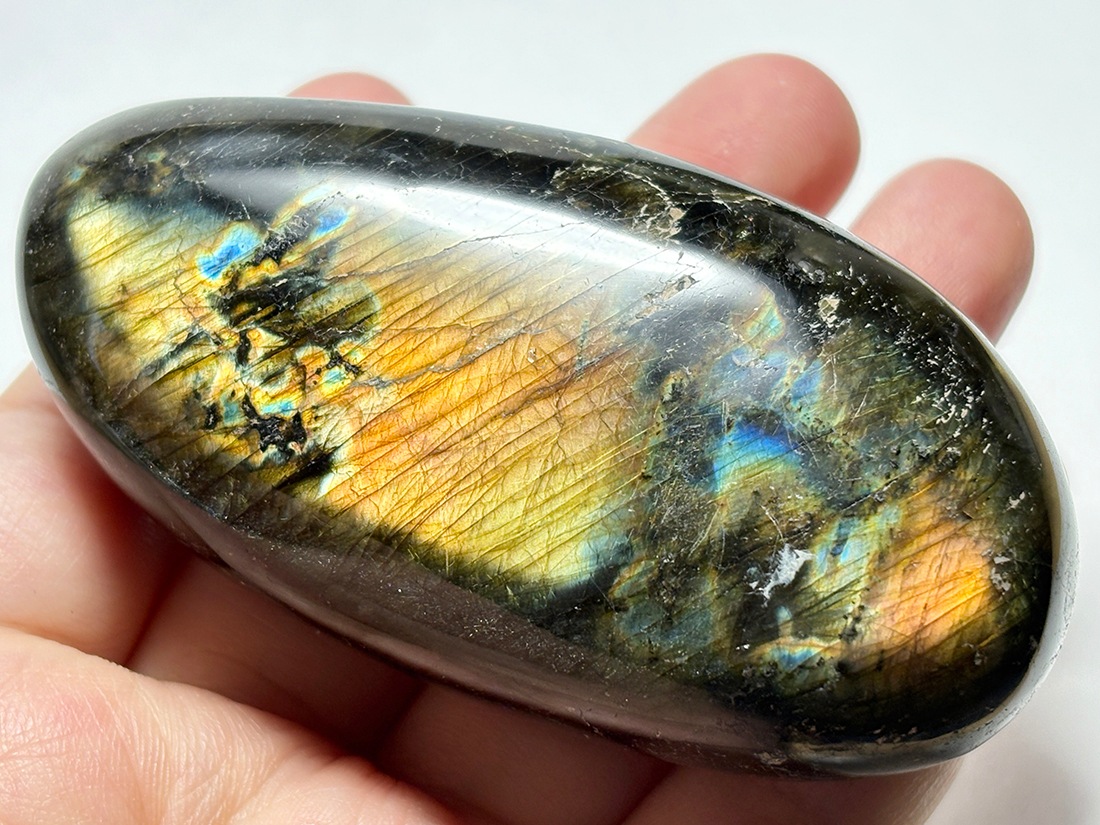 マダガスカル産 ラブラドライト タンブル / Labradorite