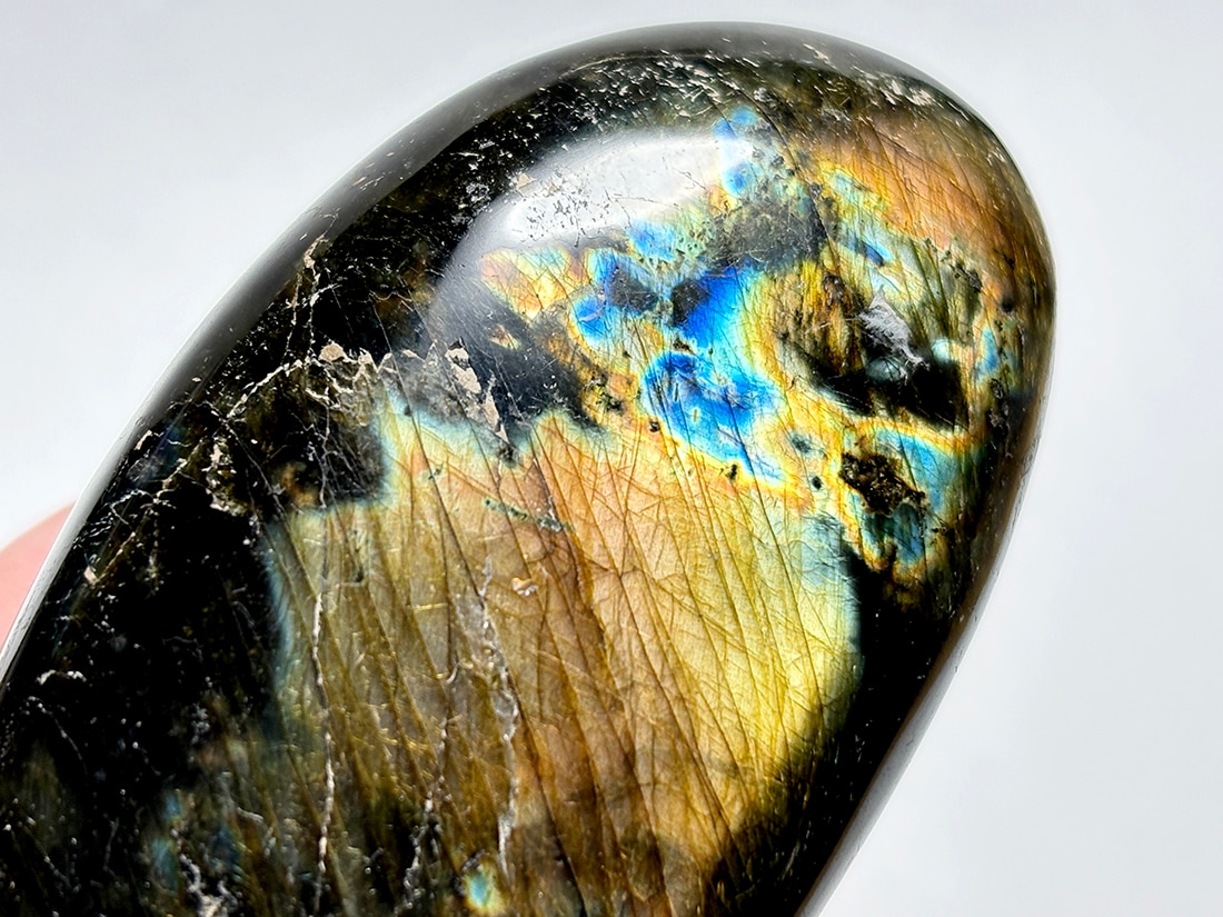 マダガスカル産 ラブラドライト タンブル / Labradorite