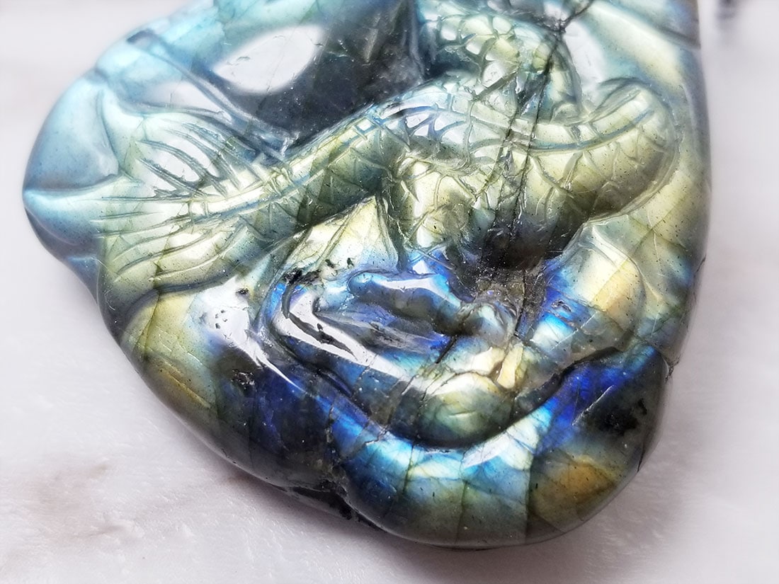 ラブラドライト龍彫刻ペンダントトップ